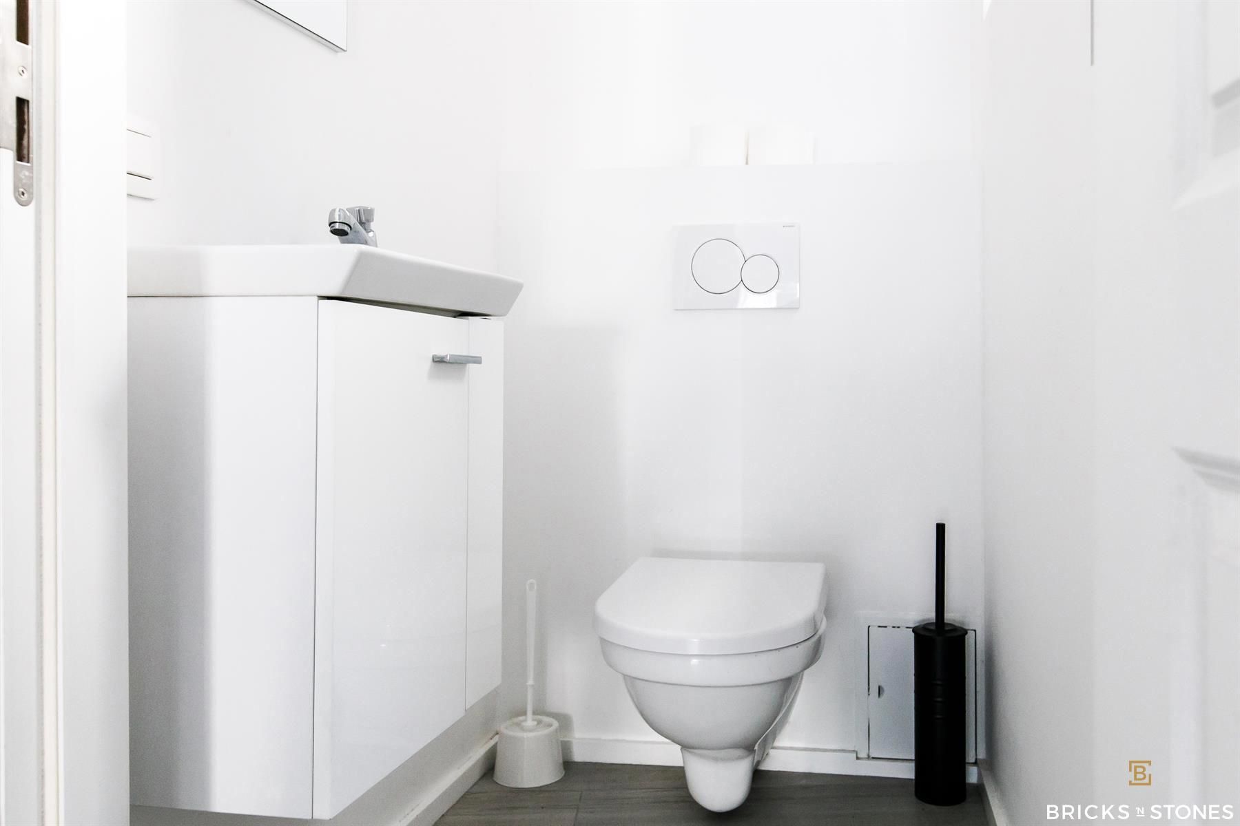 Luxueus gemeubeld twee slaapkamer appartement foto 13