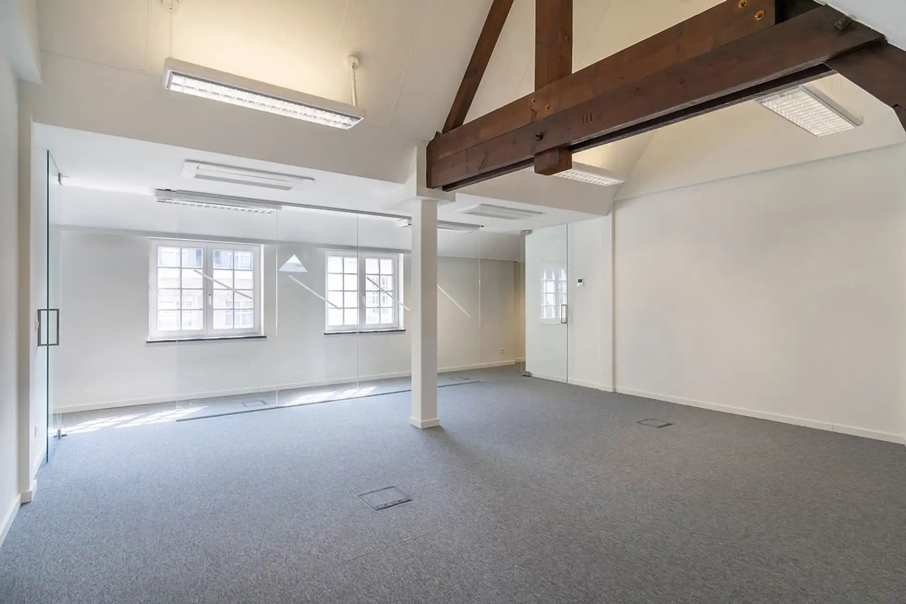 Instapklare kantoorruimte te huur in het Oud Gasthuis foto 11