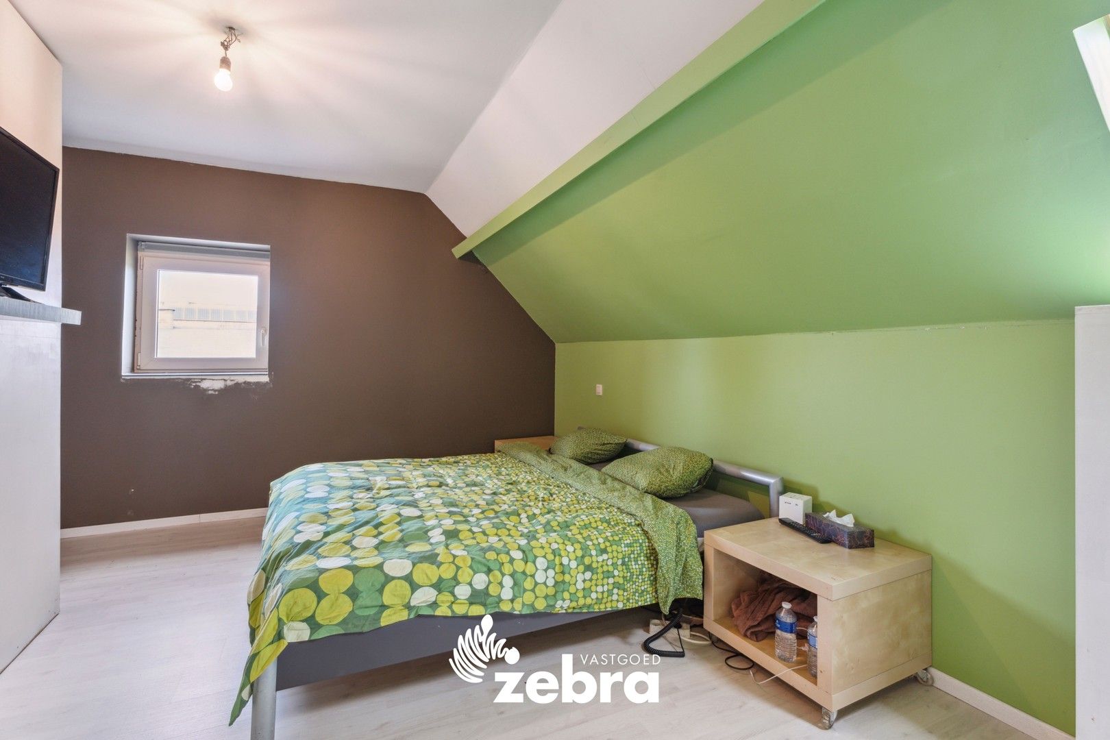Instapklare woning met drie slaapkamers en loods op een toplocatie te Izegem! foto 14