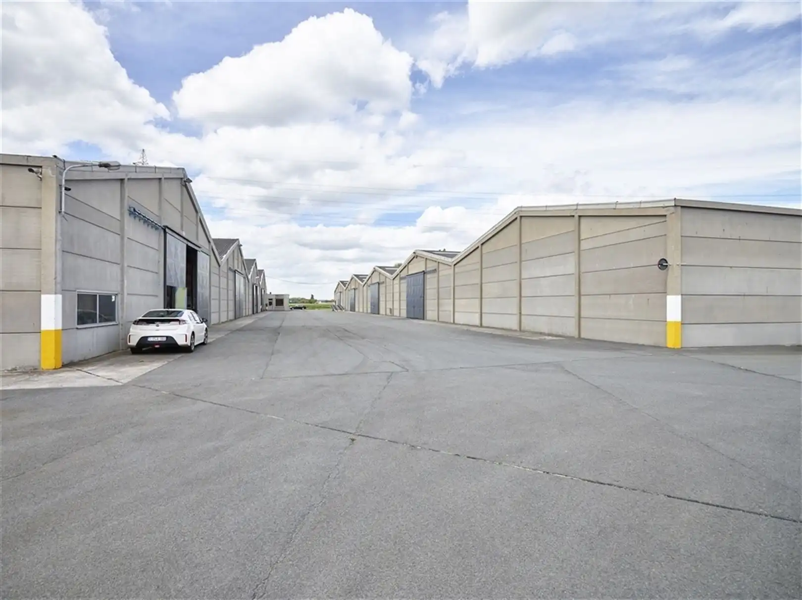 Deelruimtes in loods te Kuurne foto 7