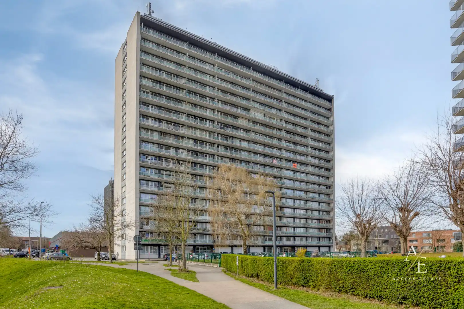 GENT - Te renoveren appartement (2slk.) met groot terras en ver uitzicht over het stadscentrum foto {{pictureIndex}}