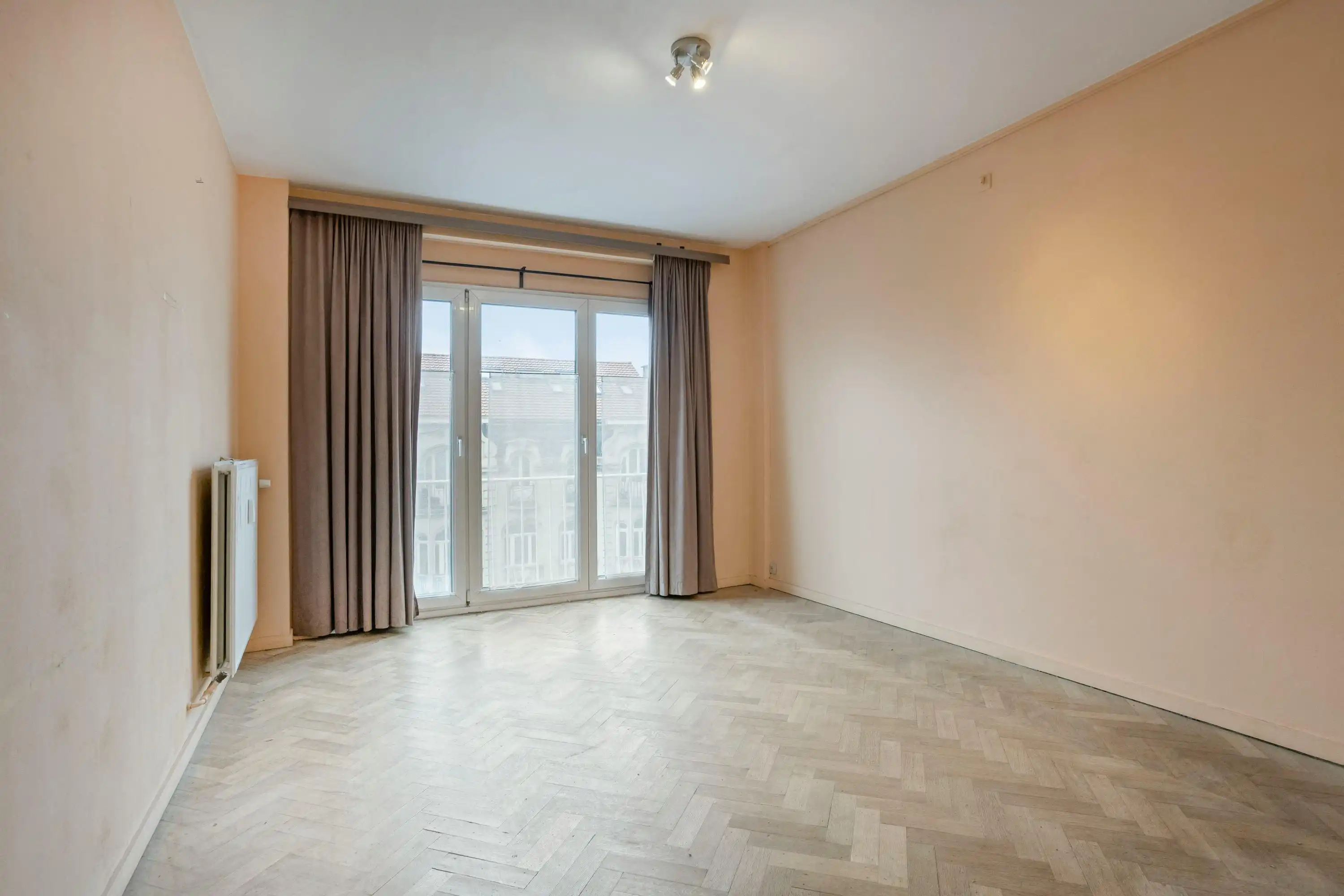 Appartement drie slaapkamers te koop in centrum Brussel foto 7