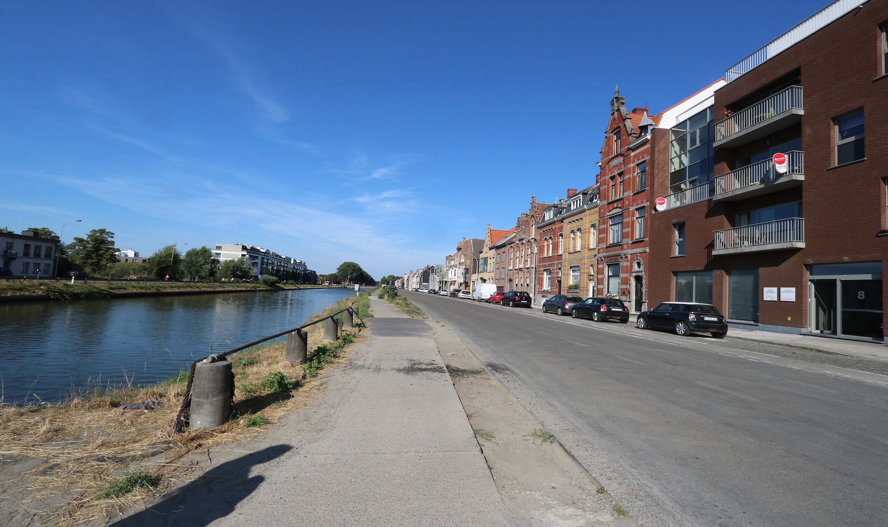 autostandplaats in Residentie de Mouterij, Zuidervaartje en Damse Vaart te St Kruis Brugge foto 3