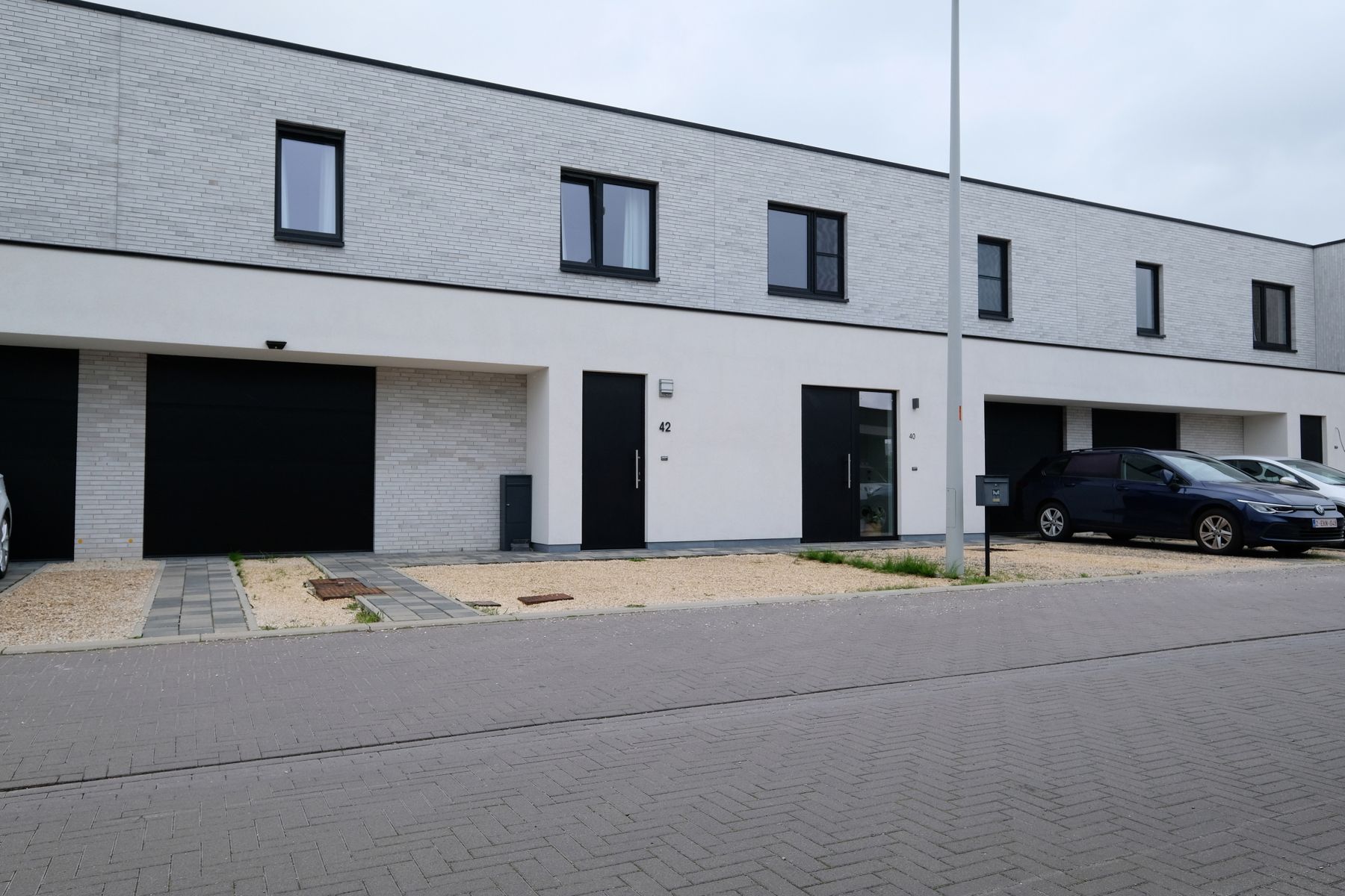 Centraal gelegen, energiezuinige nieuwbouwwoning foto {{pictureIndex}}