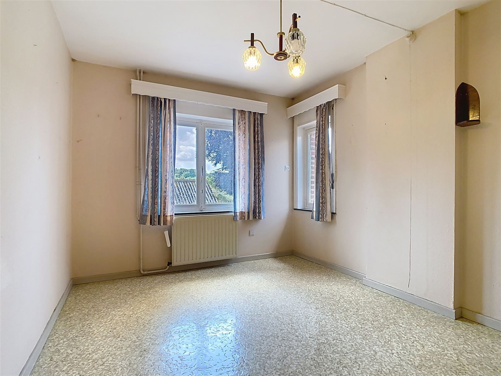 Op te frissen woning, 4 slpks, tuin, garage, 10 are foto 25