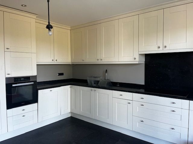 Knap twee slaapkamer appartement met ondergrondse staanplaats foto 3