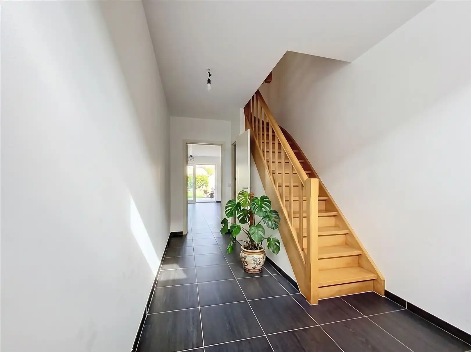 Instapklaar & gezellige woning foto 2
