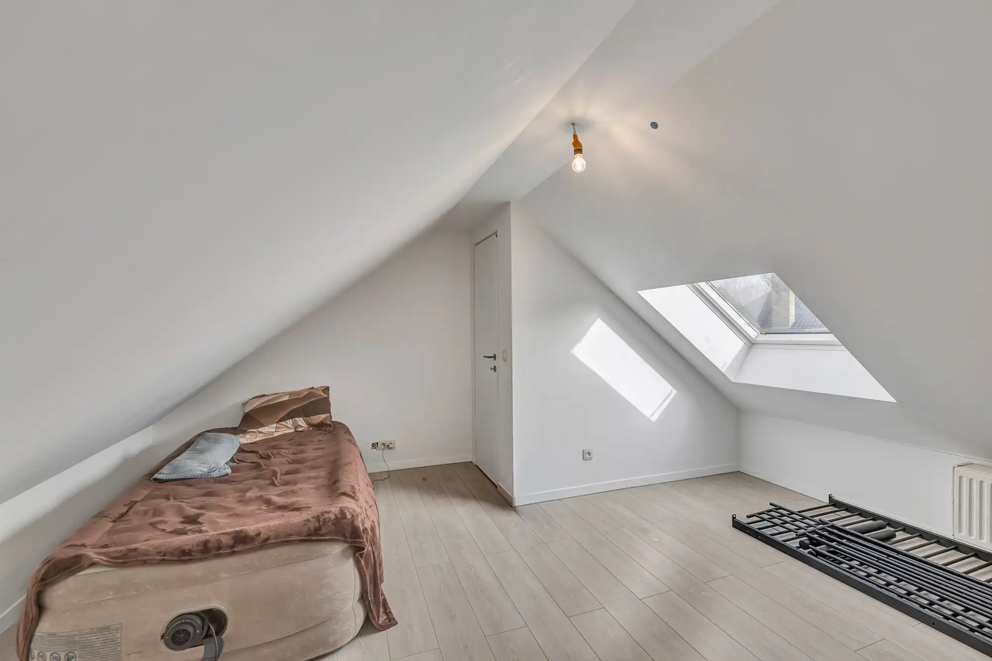 Instapklare gezinswoning met 4 slaapkamers en 2 badkamers foto 19