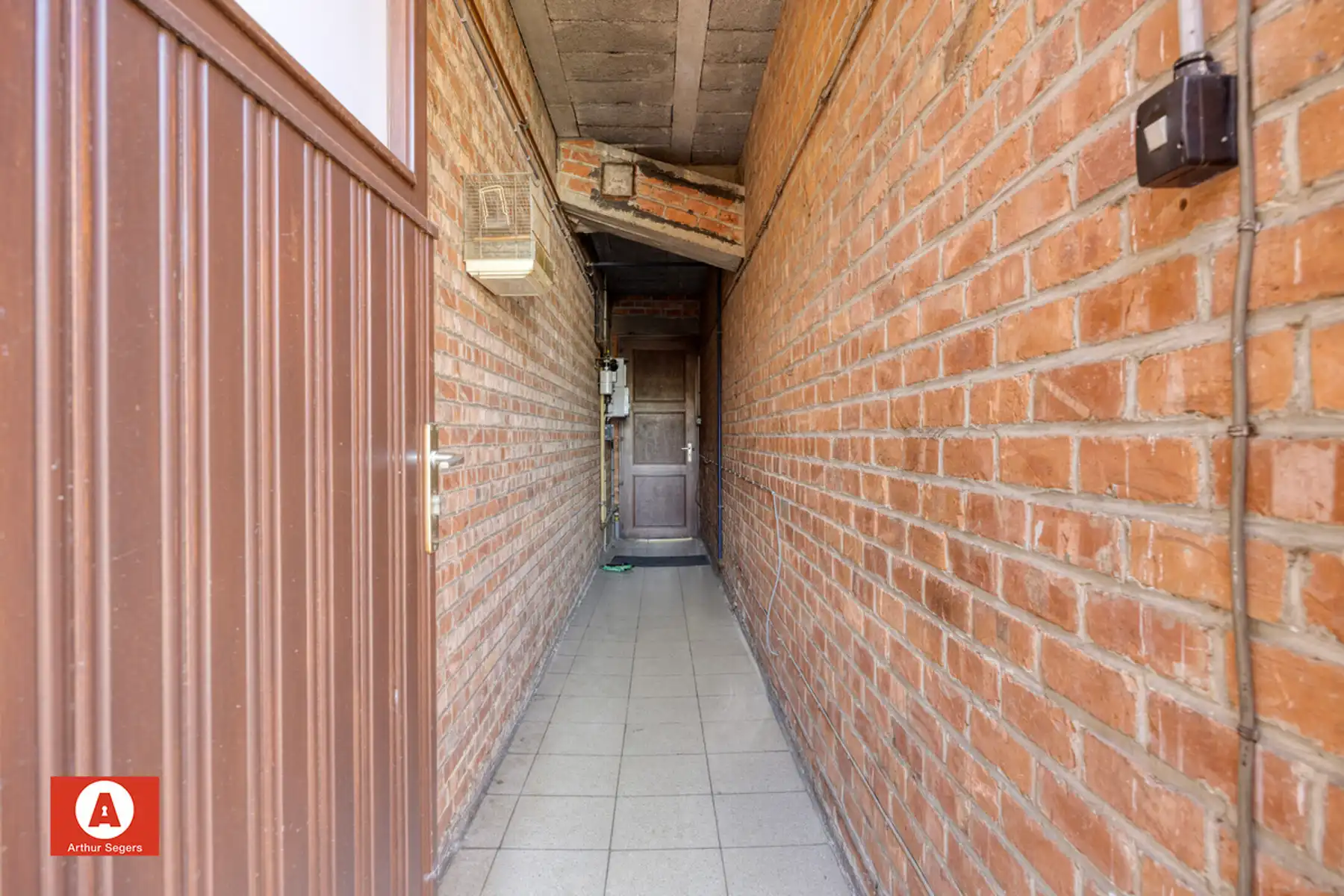 Solide te renoveren burgerwoning mét doorgang in Opstal foto 20