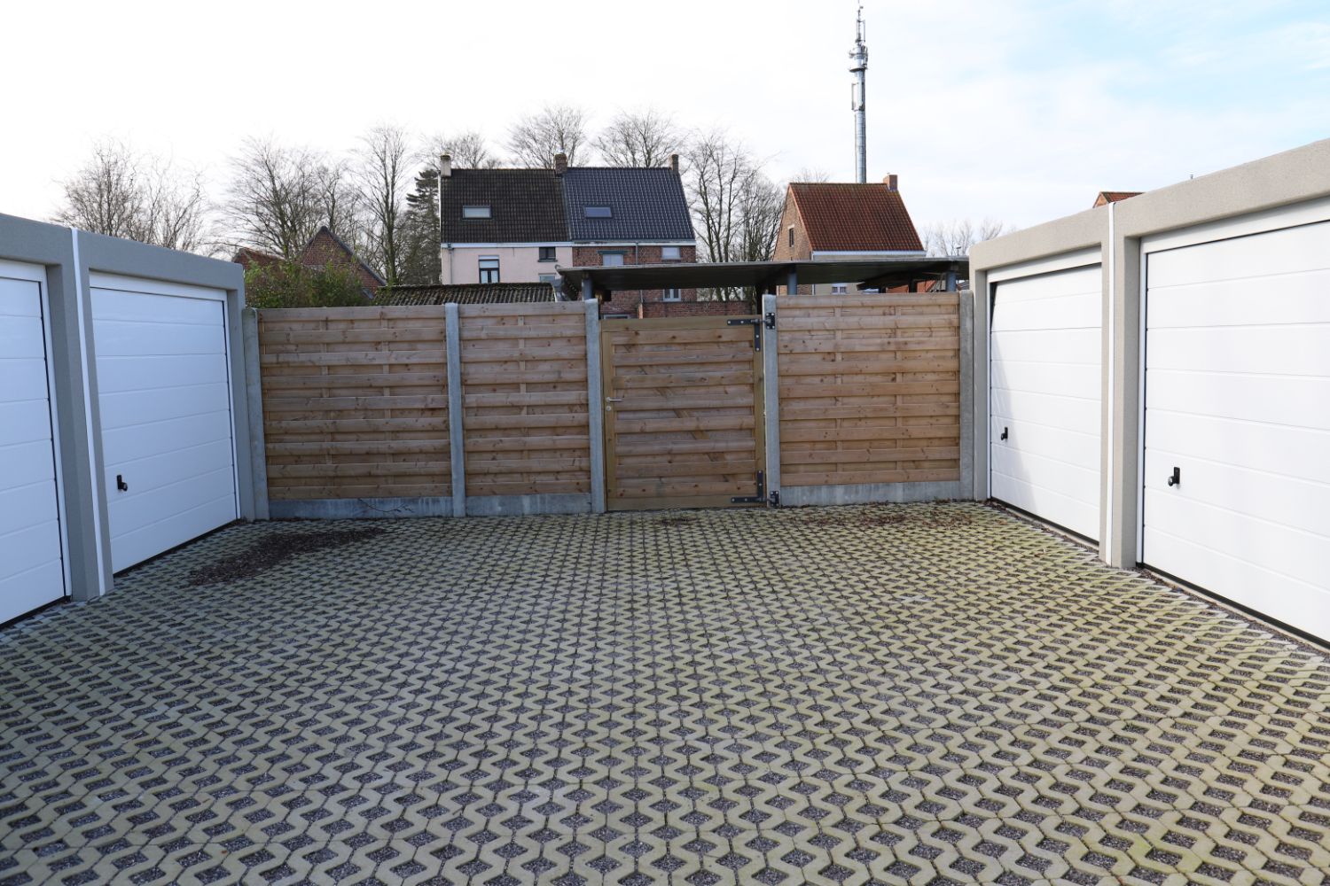 Te huur: 2 moderne garages in het centrum foto 6