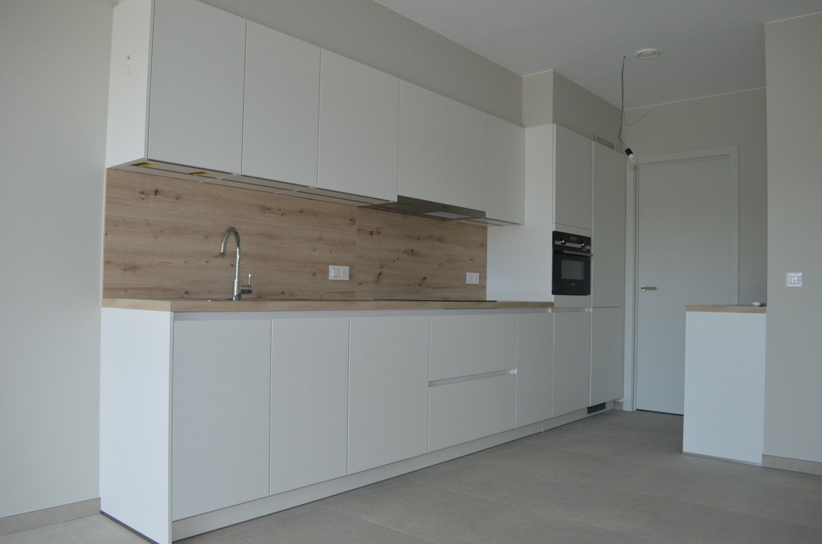 Wonen aan 't kanaal in een appartement met twee slaapkamers met ruim terras.  Lift aanwezig. foto 6