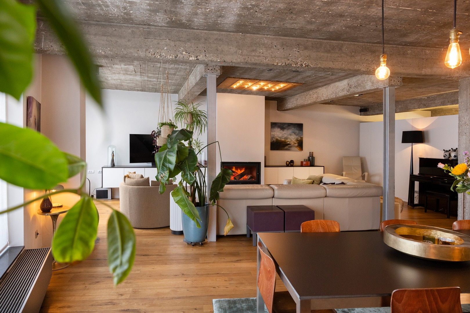 Dit triplex-appartement met terras biedt heel veel ruimte! foto 4