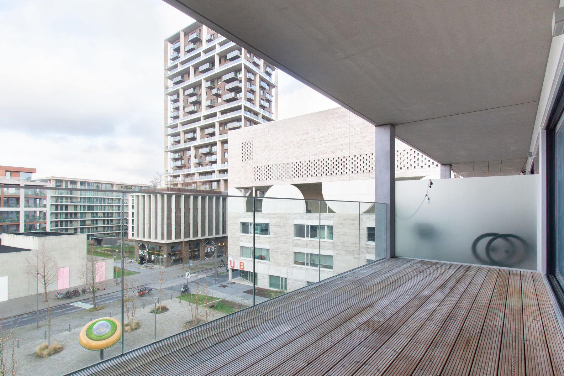 Ongemeubeld 1 slaapkamer app. met mooi terrras foto 9