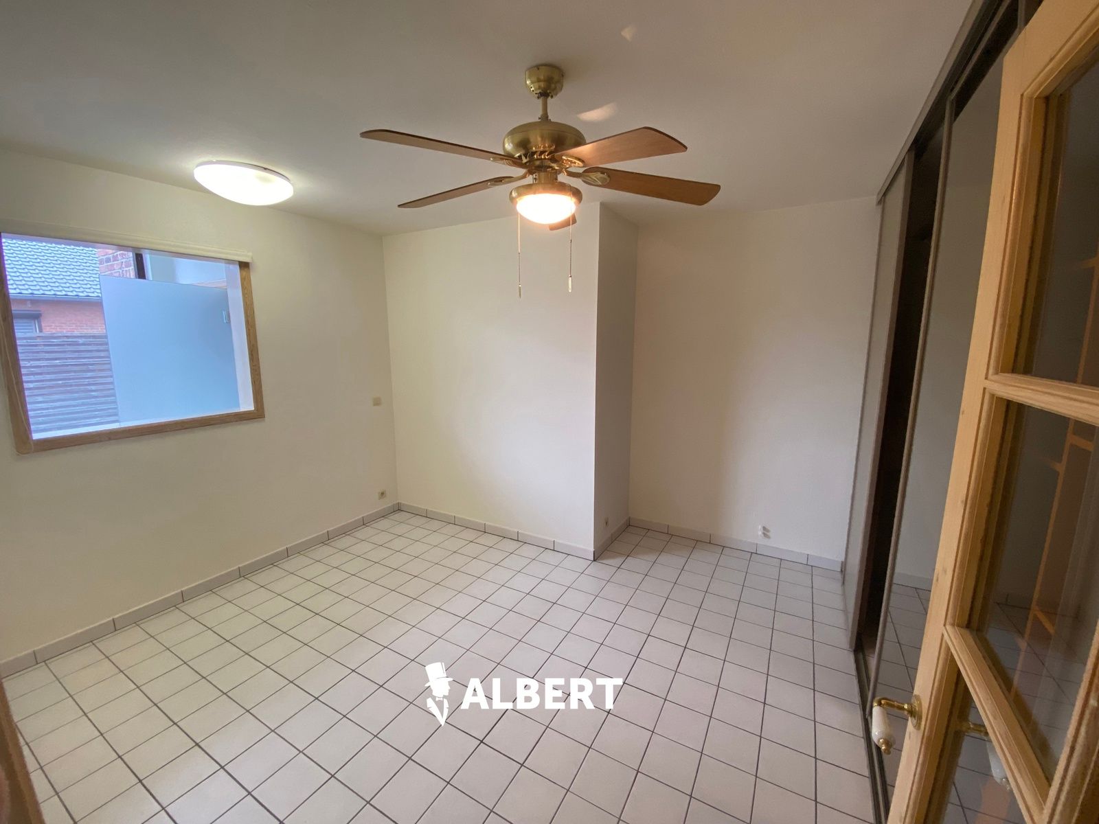 Gelijkvloers appartement met carport op perceel van 775m²! foto 18