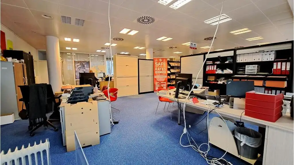 Ruime kantoor- of handelsruimte te huur in Zeebrugge foto 5