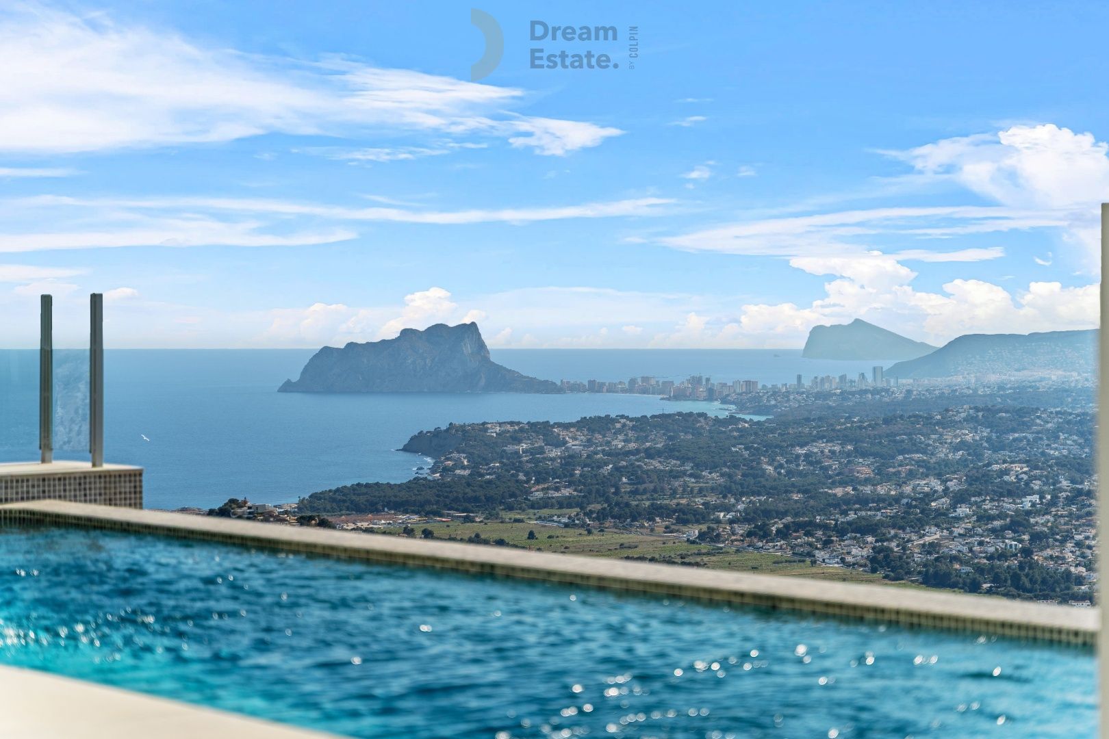 Exclusieve designvilla met panoramisch zeezicht in Cumbre del Sol, Waar architectuur, natuur en luxe samensmelten foto {{pictureIndex}}