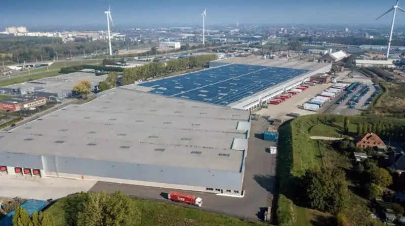 Logistiek gebouw op maat foto {{pictureIndex}}