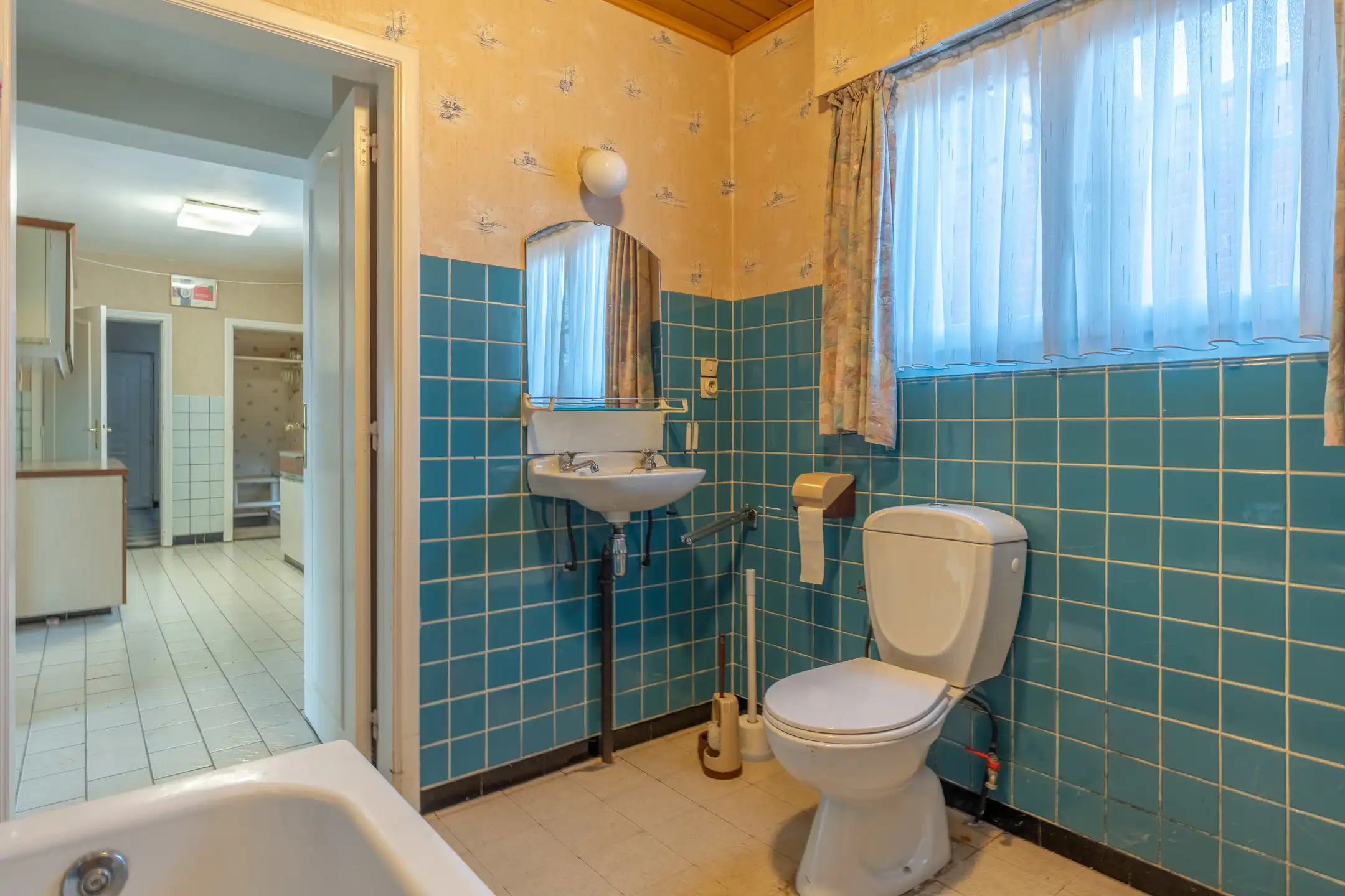 Te renoveren woning met 3 slpk's op ruim perceel te Beerse foto 8