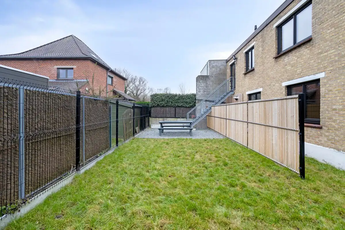 VOLLEDIG GERENOVEERD HUIS OPGESPLITST IN 2 PRACHTIGE APPARTEMENTEN foto 21