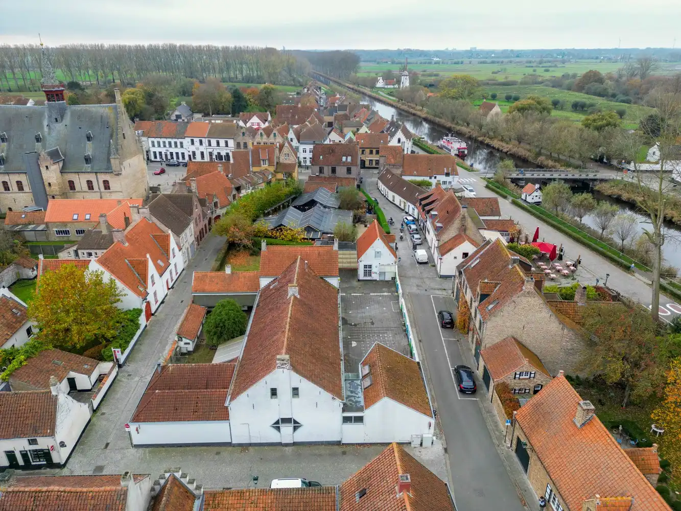Oude schoolsite met veel potentieel foto 2