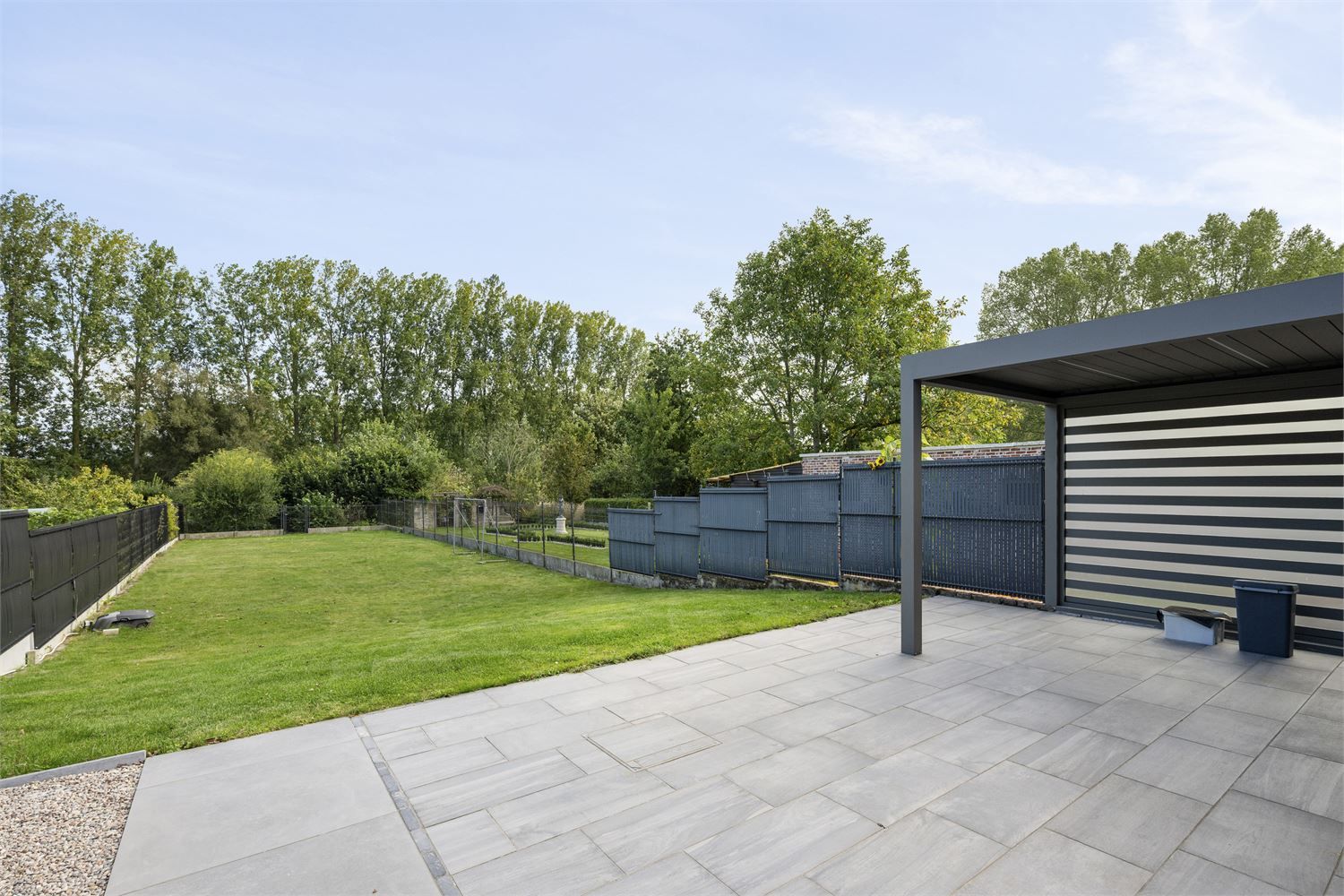 GERENOVEERDE WONING MET ADEMBENEMENDE VERGEZICHTEN foto 6