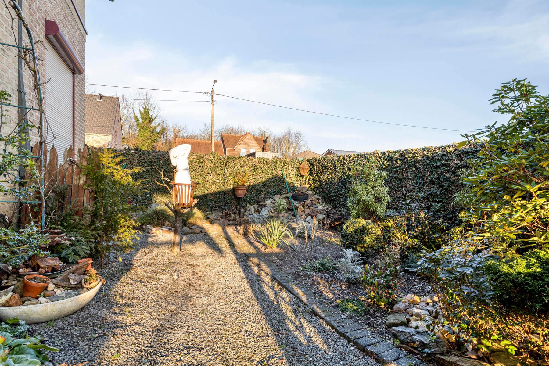 Prachtig alleenstaand 2-slaapkamer appartement met carport. foto 33