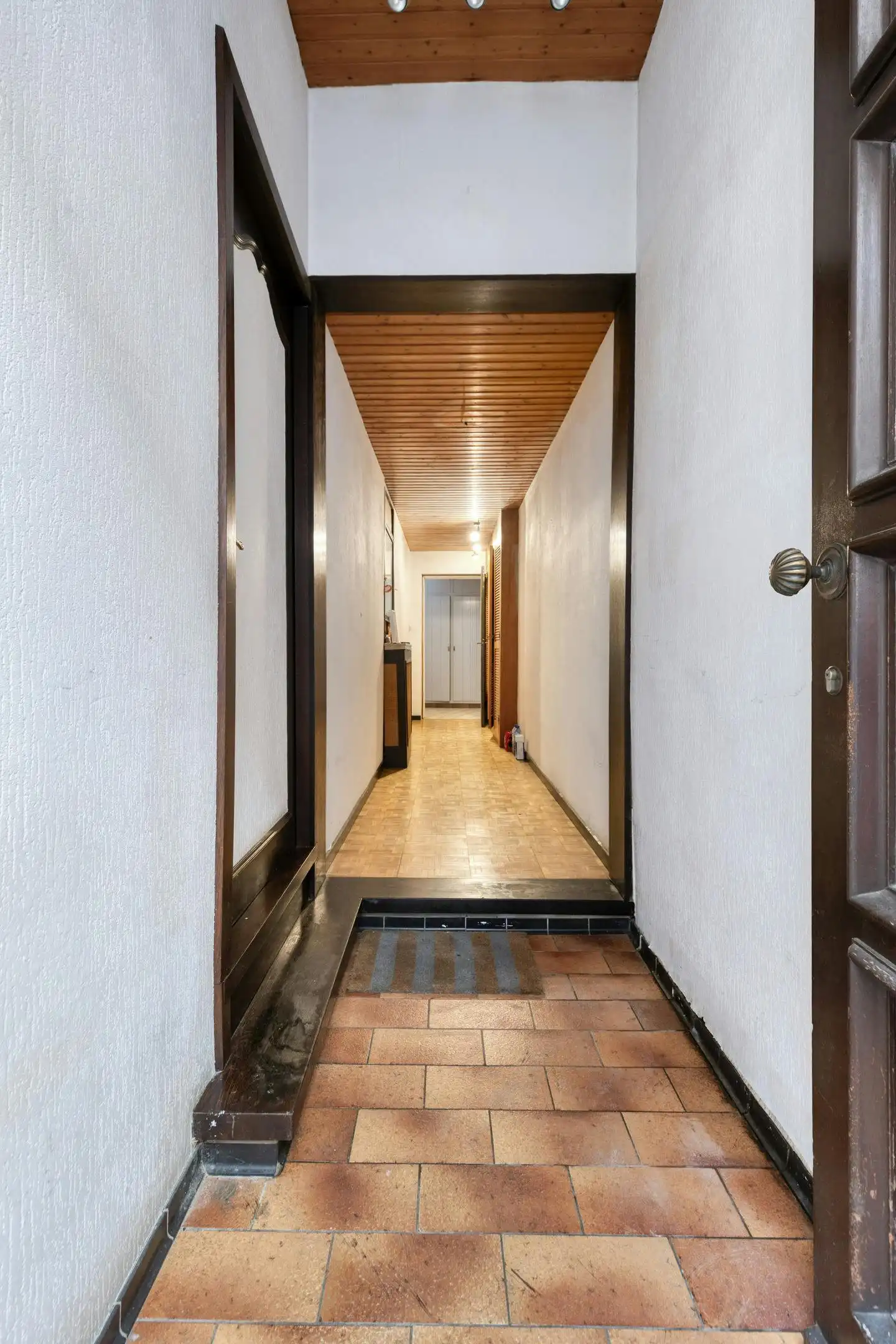 Rijwoning met 3 slaapkamers en stadsterras te koop in Brugge foto 2