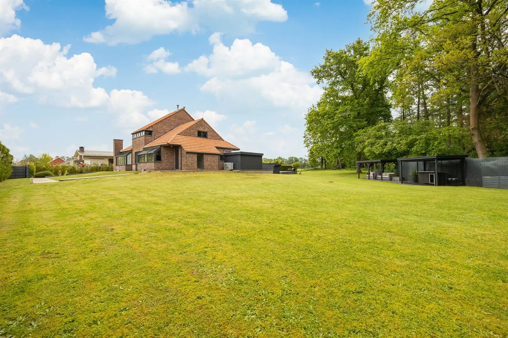 Woning met burelen, opslagruimte en een prachtige tuin! foto 25