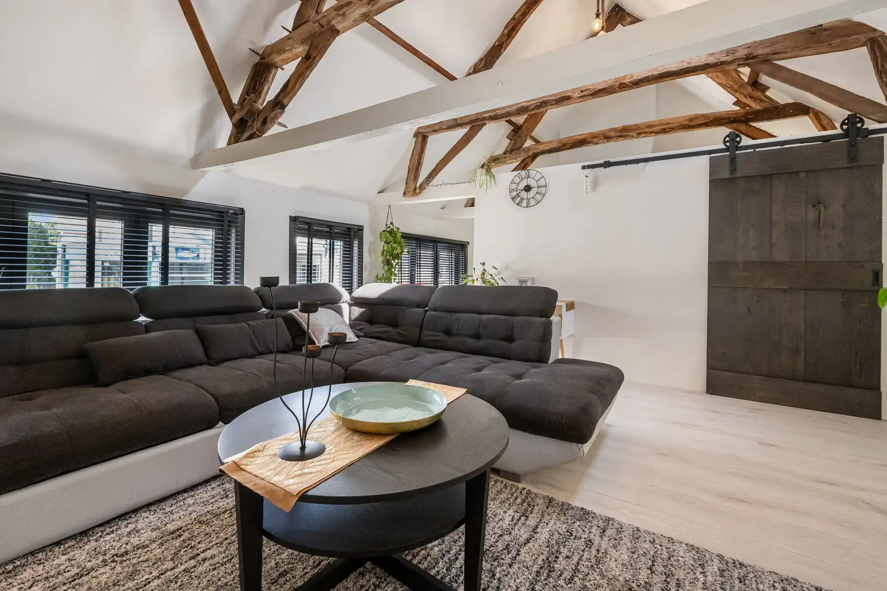 Charmante woning in het hart van Nederhasselt foto 9