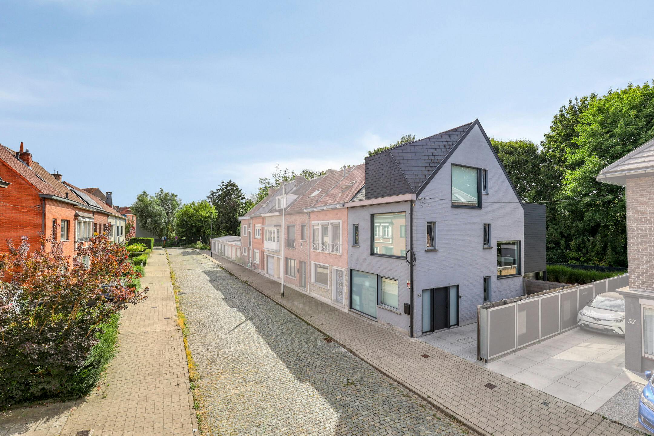 Unieke architecturale parel met moderne uitstraling foto {{pictureIndex}}