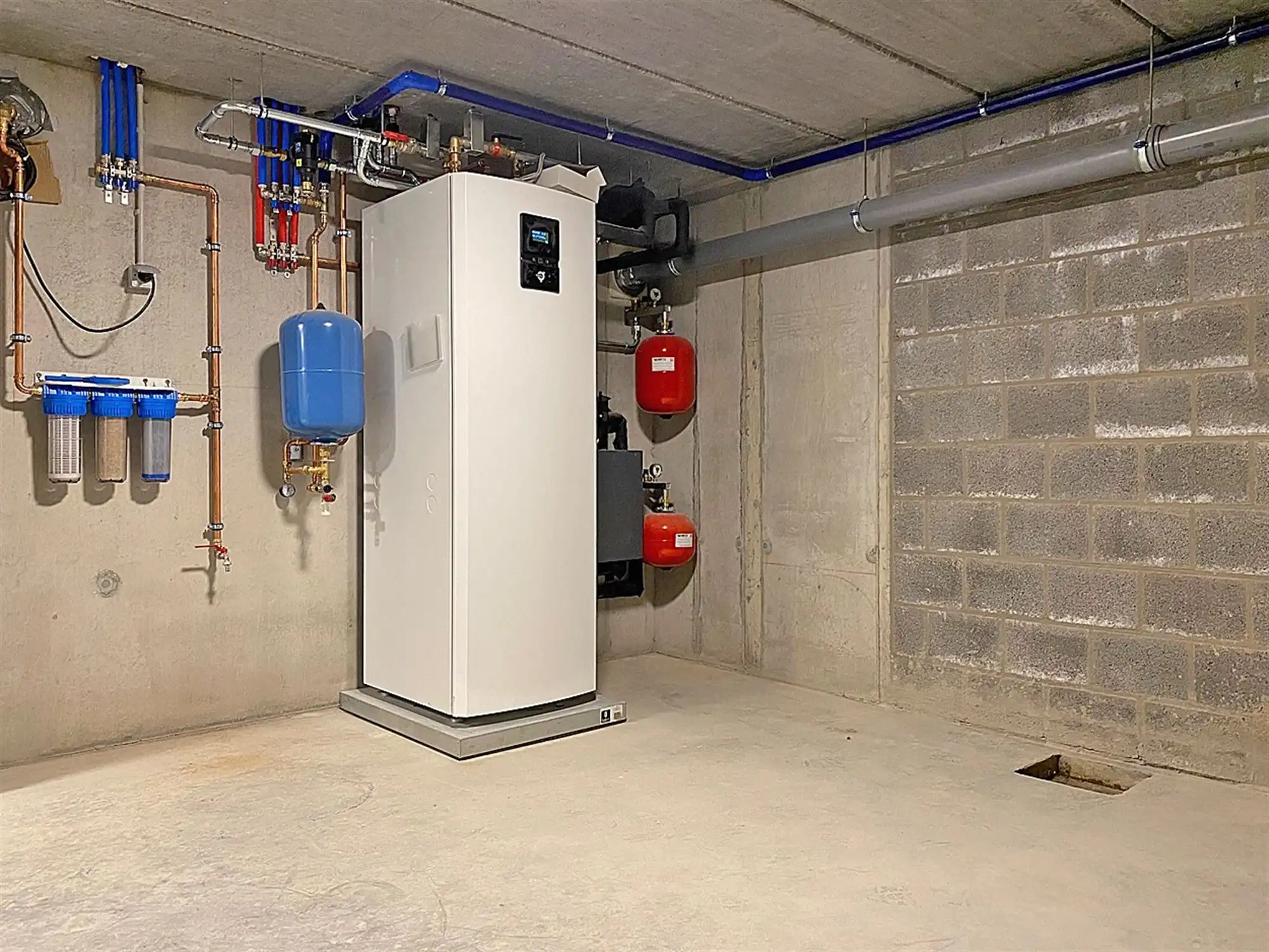 Instapklare DORPSWONING met 3 SLAAPKAMERS, TUIN/TERRAS, GARAGE & grote KELDER foto 25