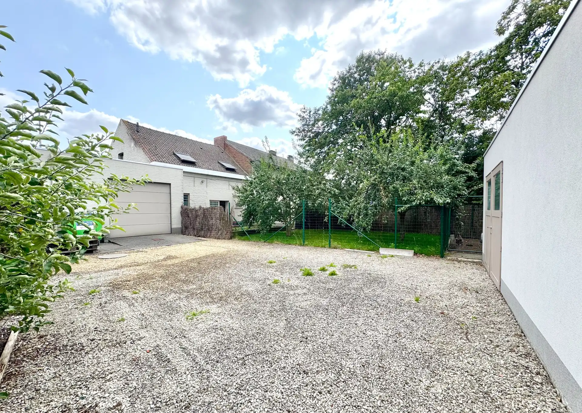 ENERGIEZUINIG GEBOUW MET 2 GROTE GARAGES - 553 M² foto 4