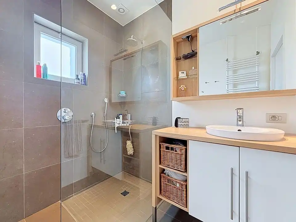 Kom levenslang genieten aan zee in deze instapklare gelijkvloerse villa op uitzonderlijke toplocatie in Oostduinkerke! foto 20