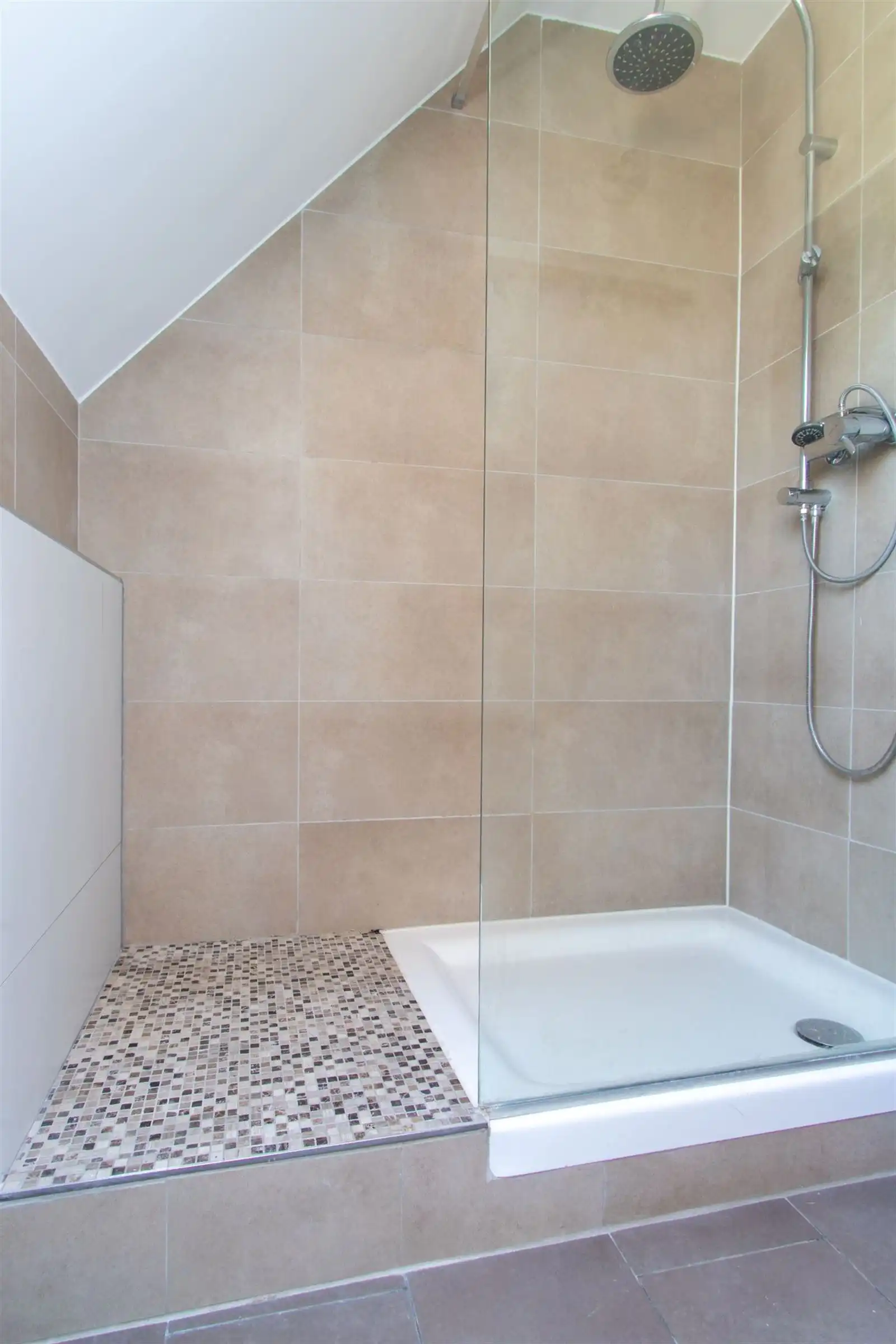 Woning met 5 slaapkamers op een terrein van 10 a 70 ca foto 25