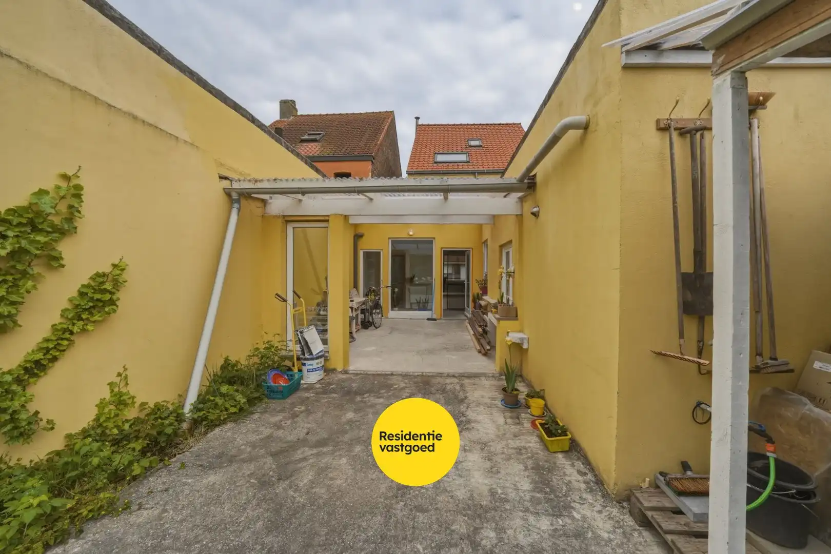 Verder af te werken woning in centrum Oudenburg foto 17
