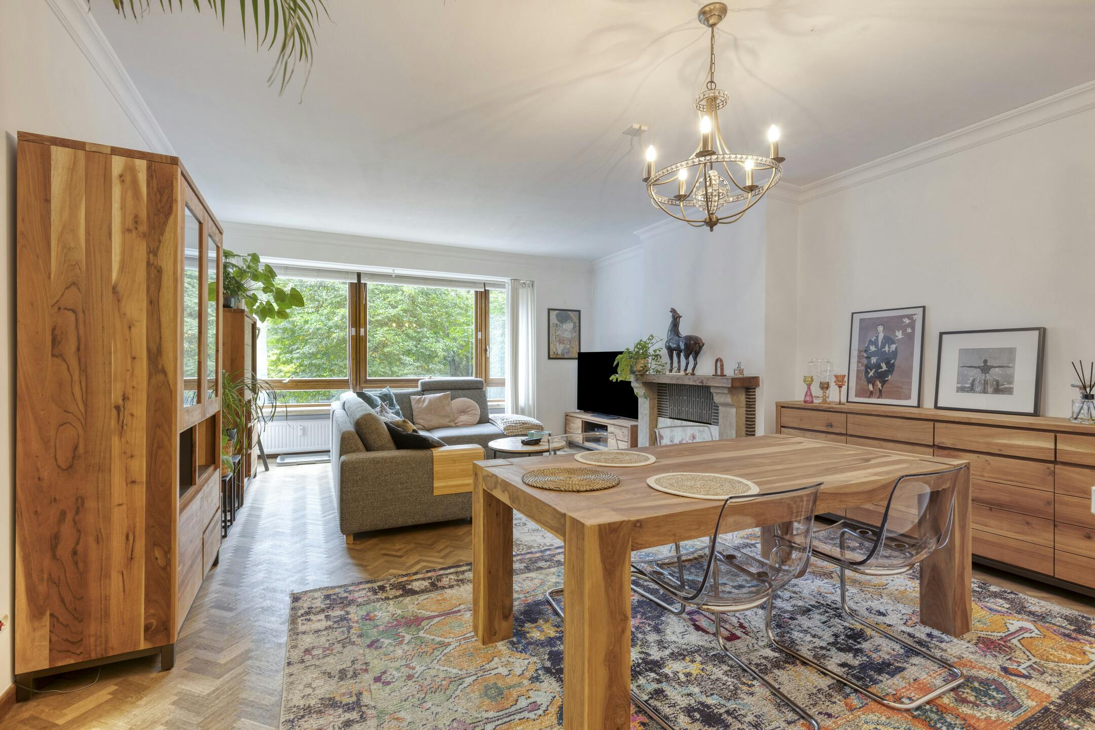 Ruim 3-slaapkamerappartement met zicht op het Zuidpark foto {{pictureIndex}}