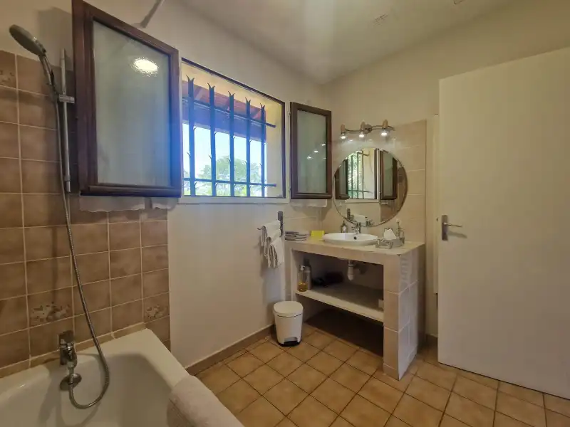 Villa omgevormd tot B&B met vijf mooie kamers en studio in een prachtige en groene omgeving in Carcasonne foto 16