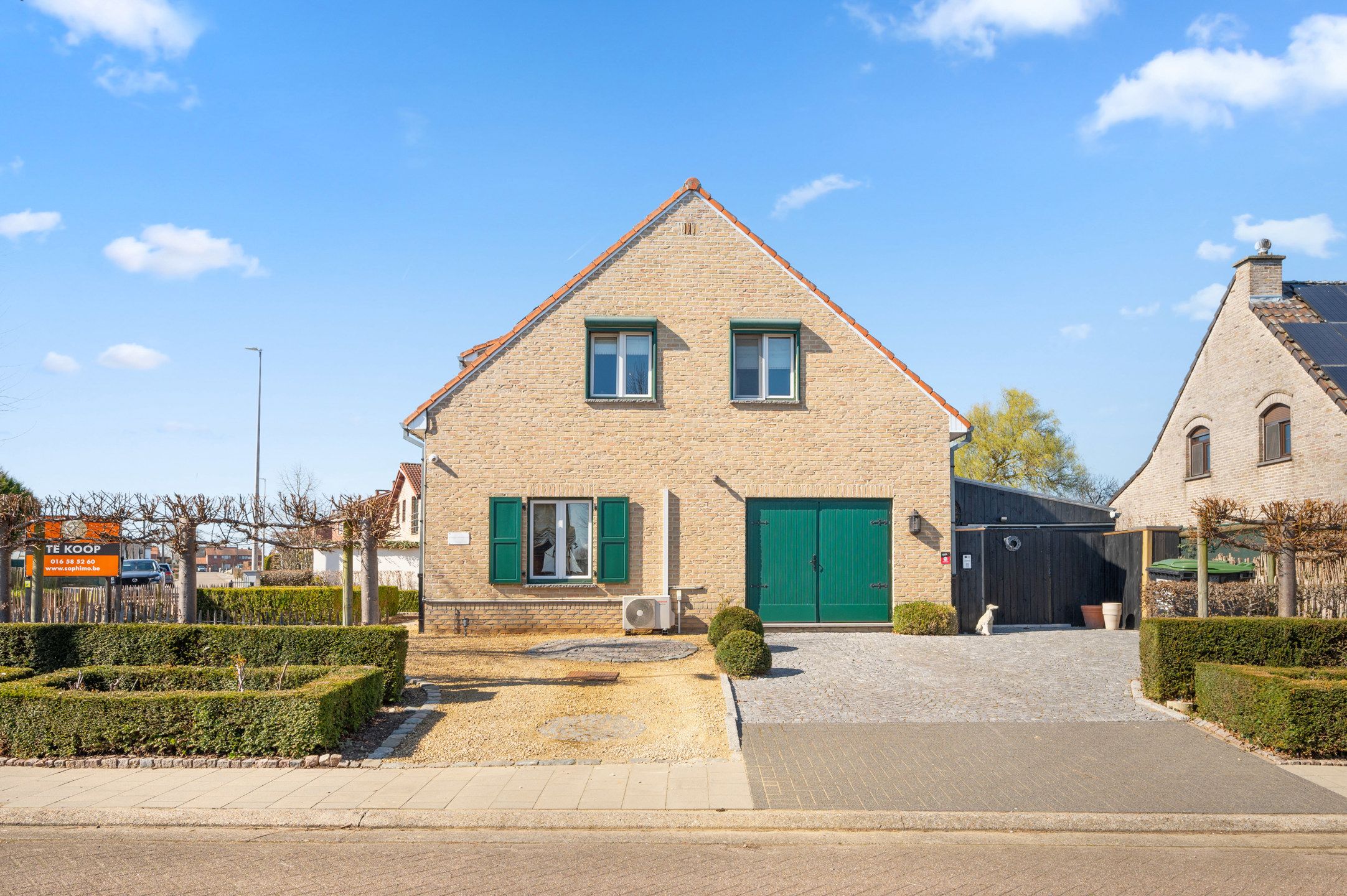 Villa gelegen in een rustige wijk foto 25