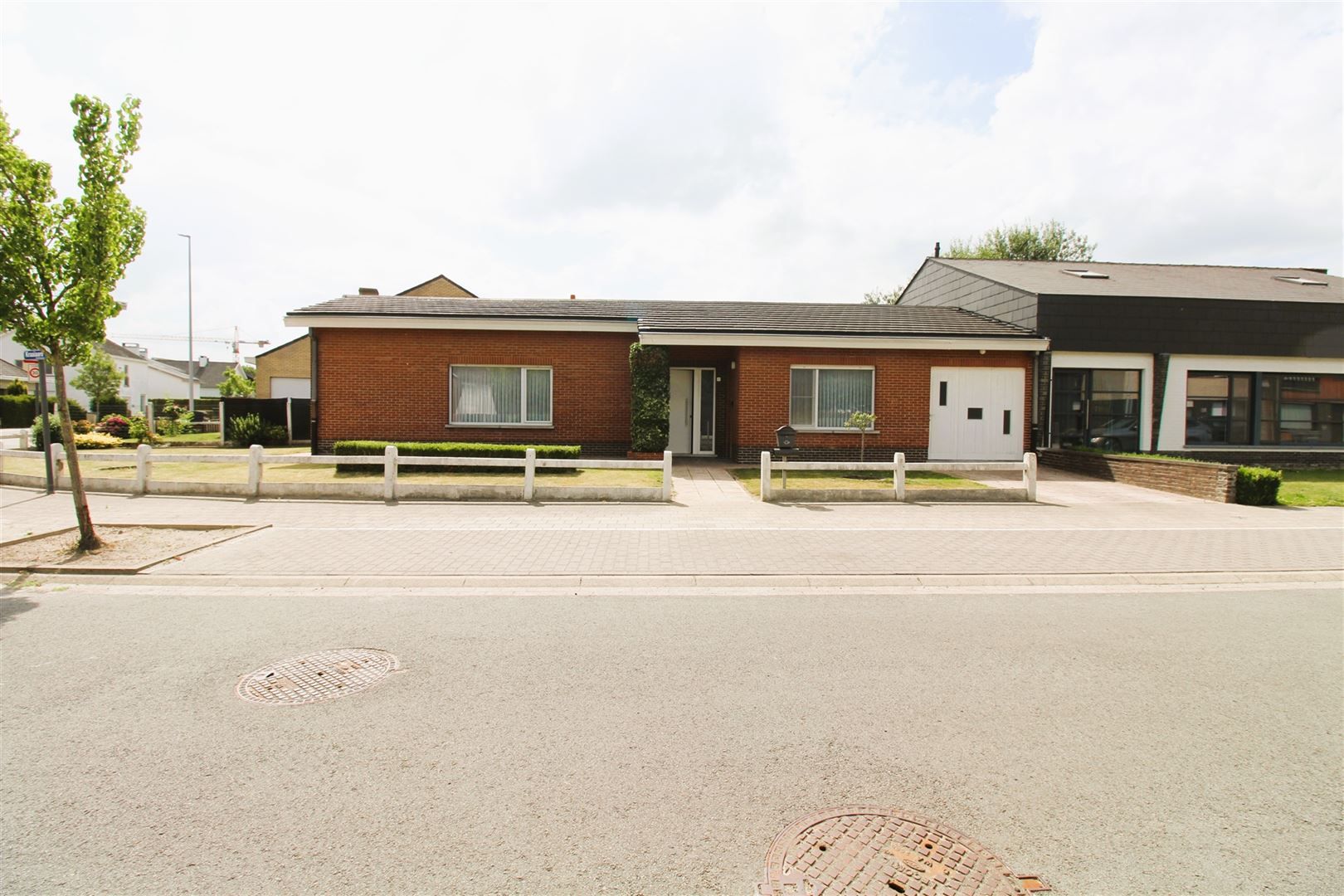 Hoofdfoto van de publicatie: Charmante 3-slaapkamerwoning in hartje Roeselar