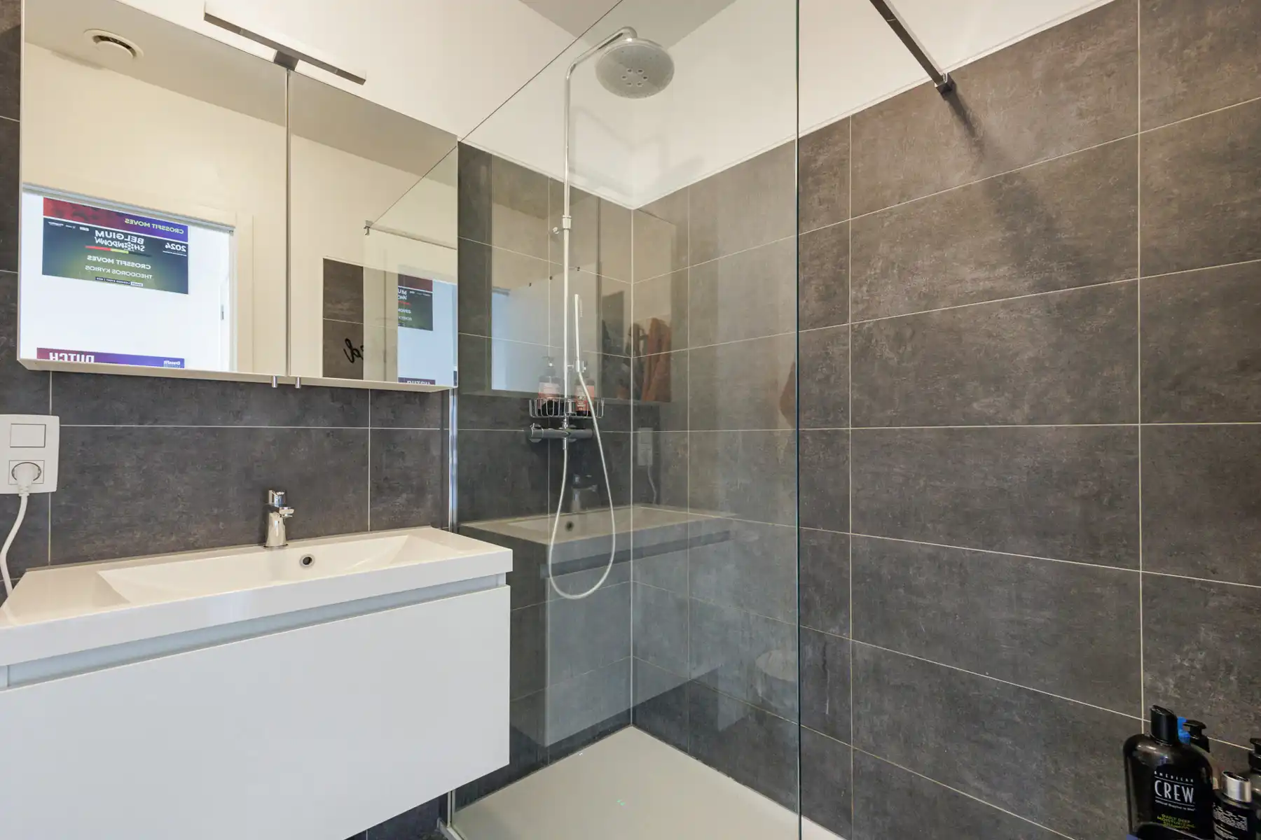 Recent appartement op de 1e verdieping – lift en staanplaats foto 11