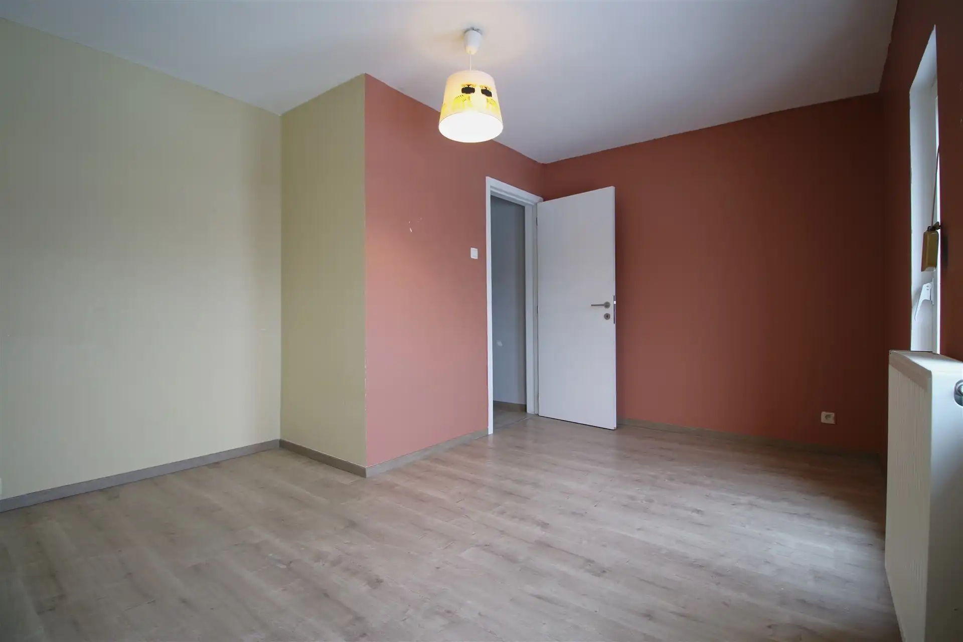Vernieuwde gezellige woning in centrum Ruisbroek foto 14