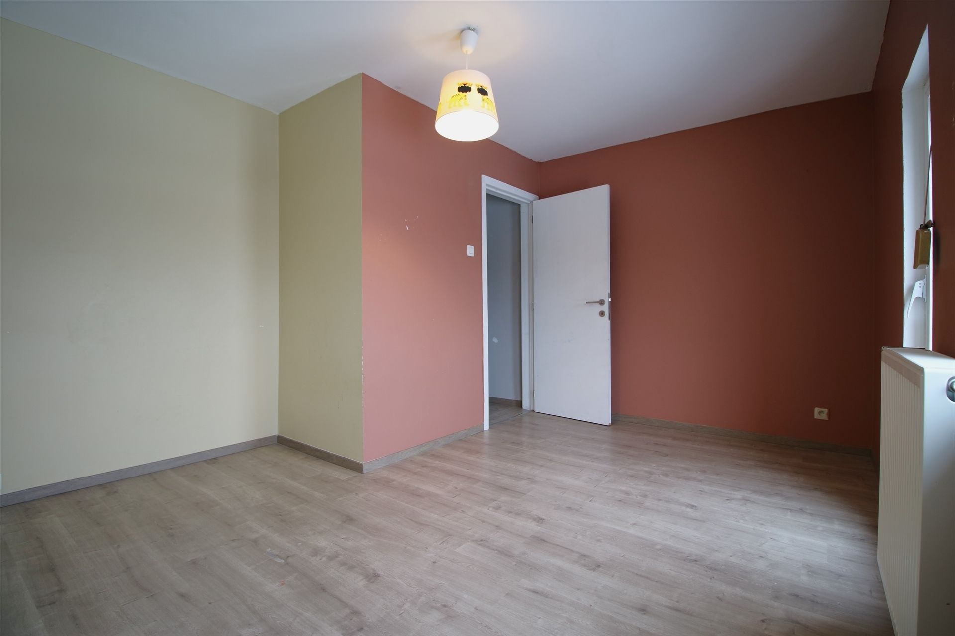 Vernieuwde gezellige woning in centrum Ruisbroek foto 14
