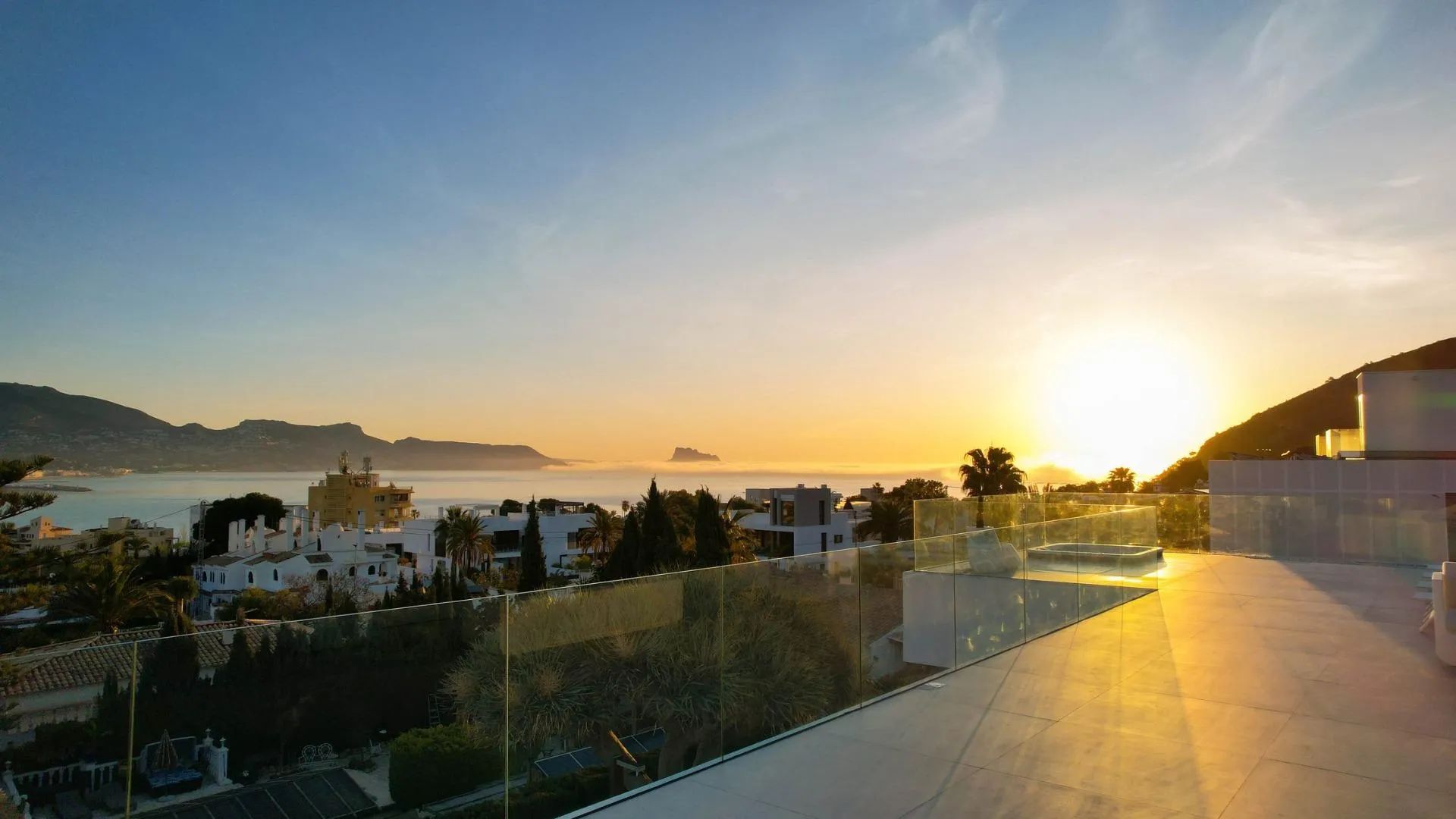 Luxe villa met geweldig zicht en op wandelafstand van de zee: jouw paradijs aan de Costa Blanca foto 30