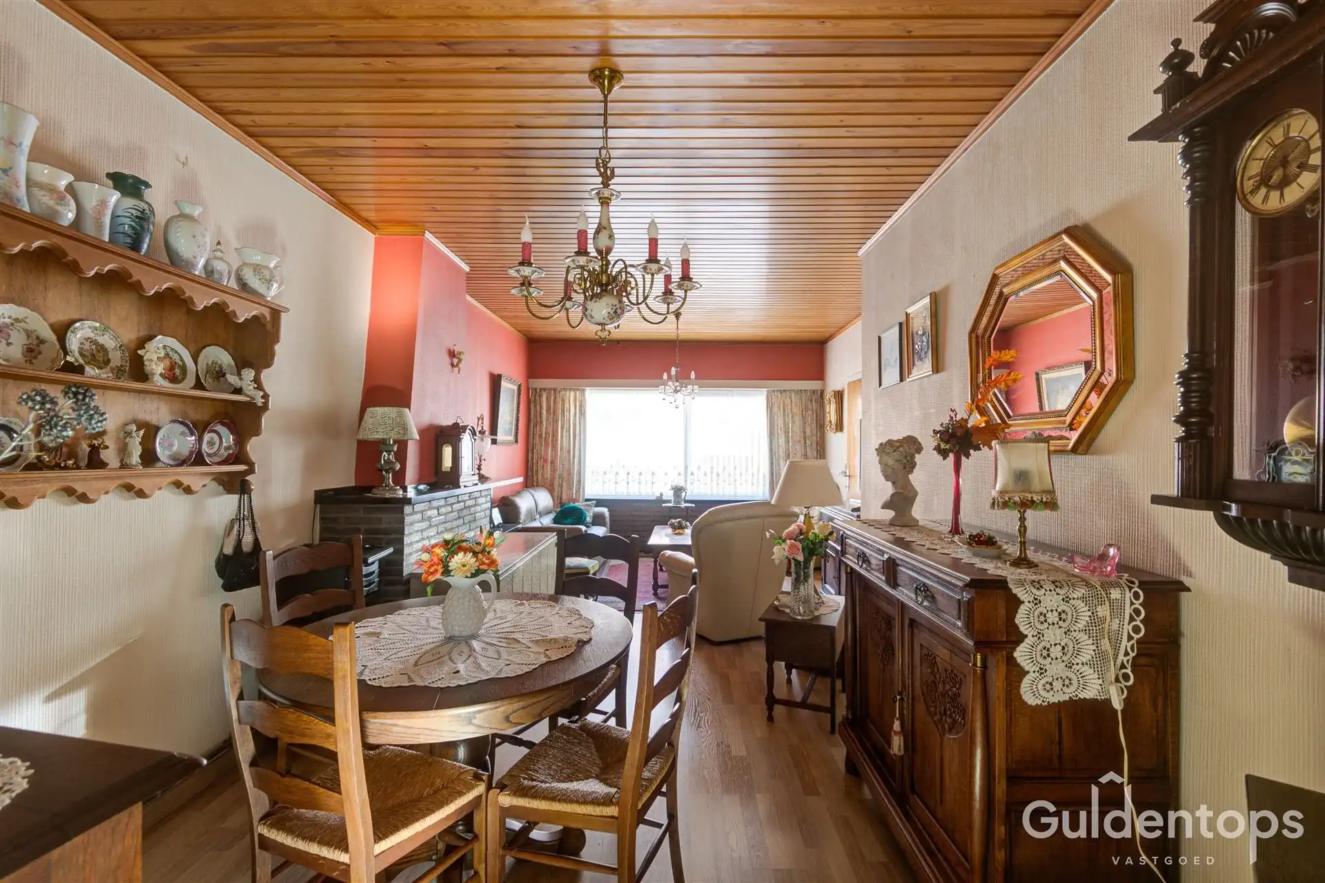 Zeer goed gelegen rijwoning foto 10