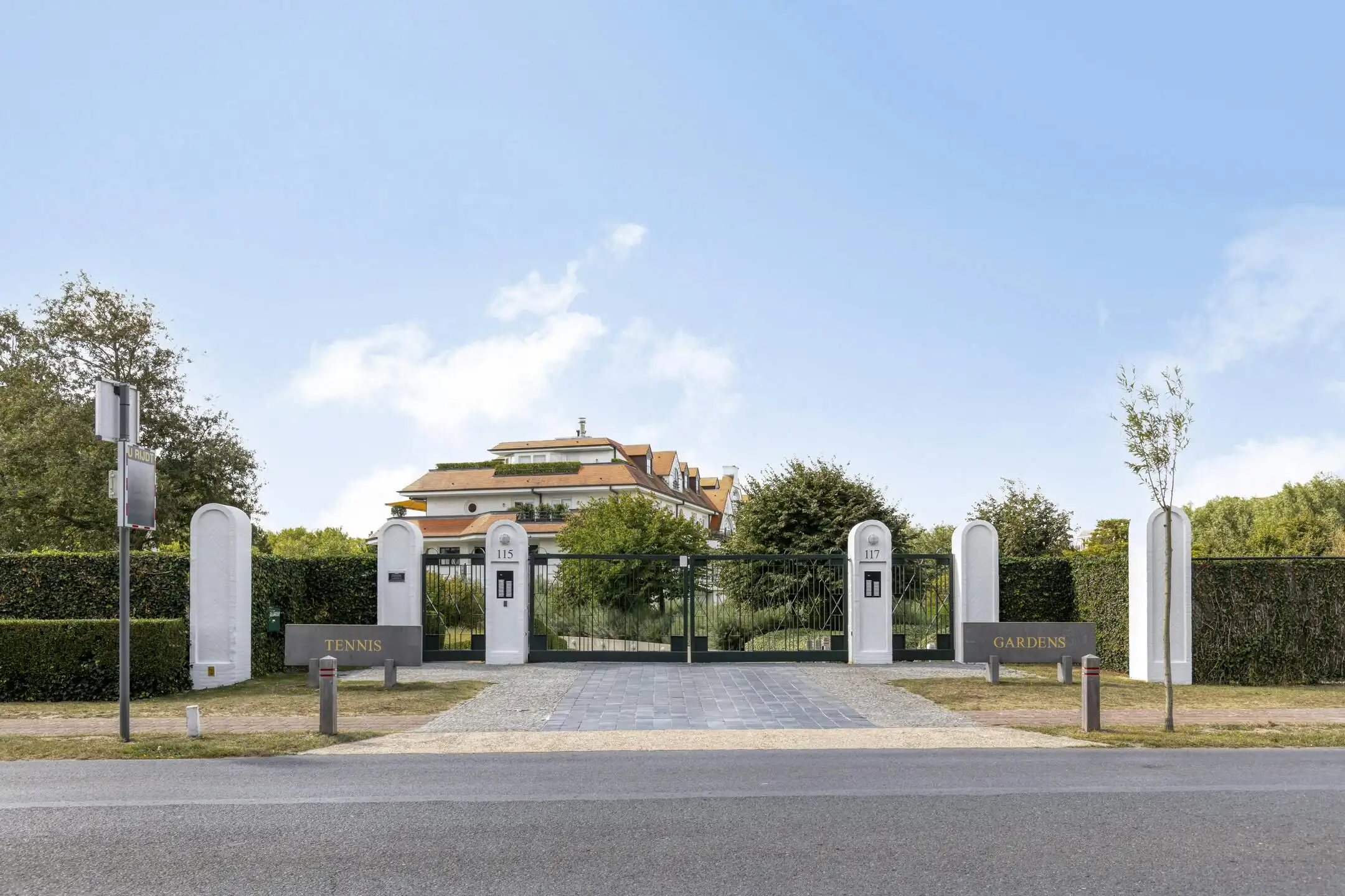 Gerenoveerd hoekappartement te koop in Knokke-Zoute foto 22