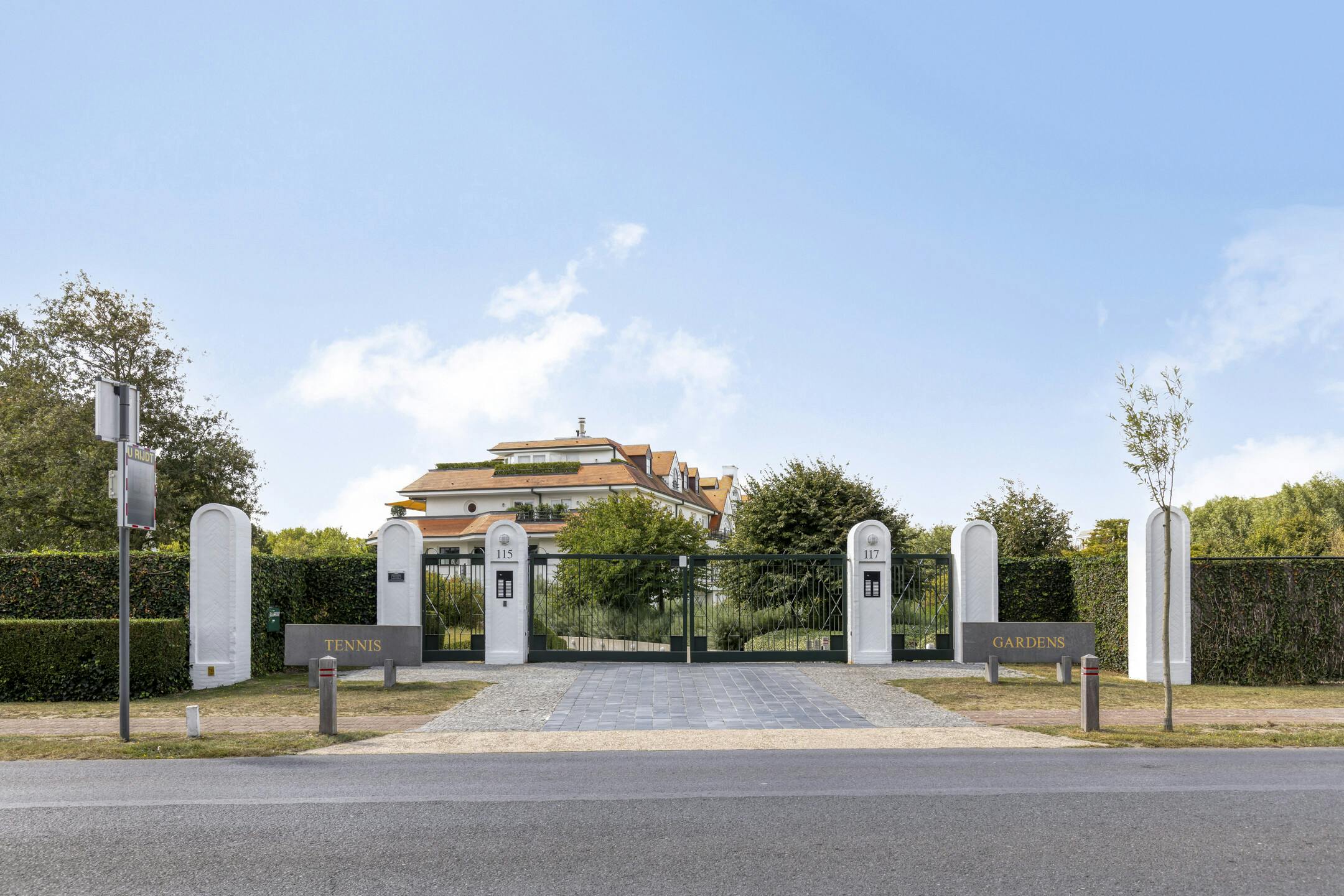 Gerenoveerd hoekappartement te koop in Knokke-Zoute foto 22