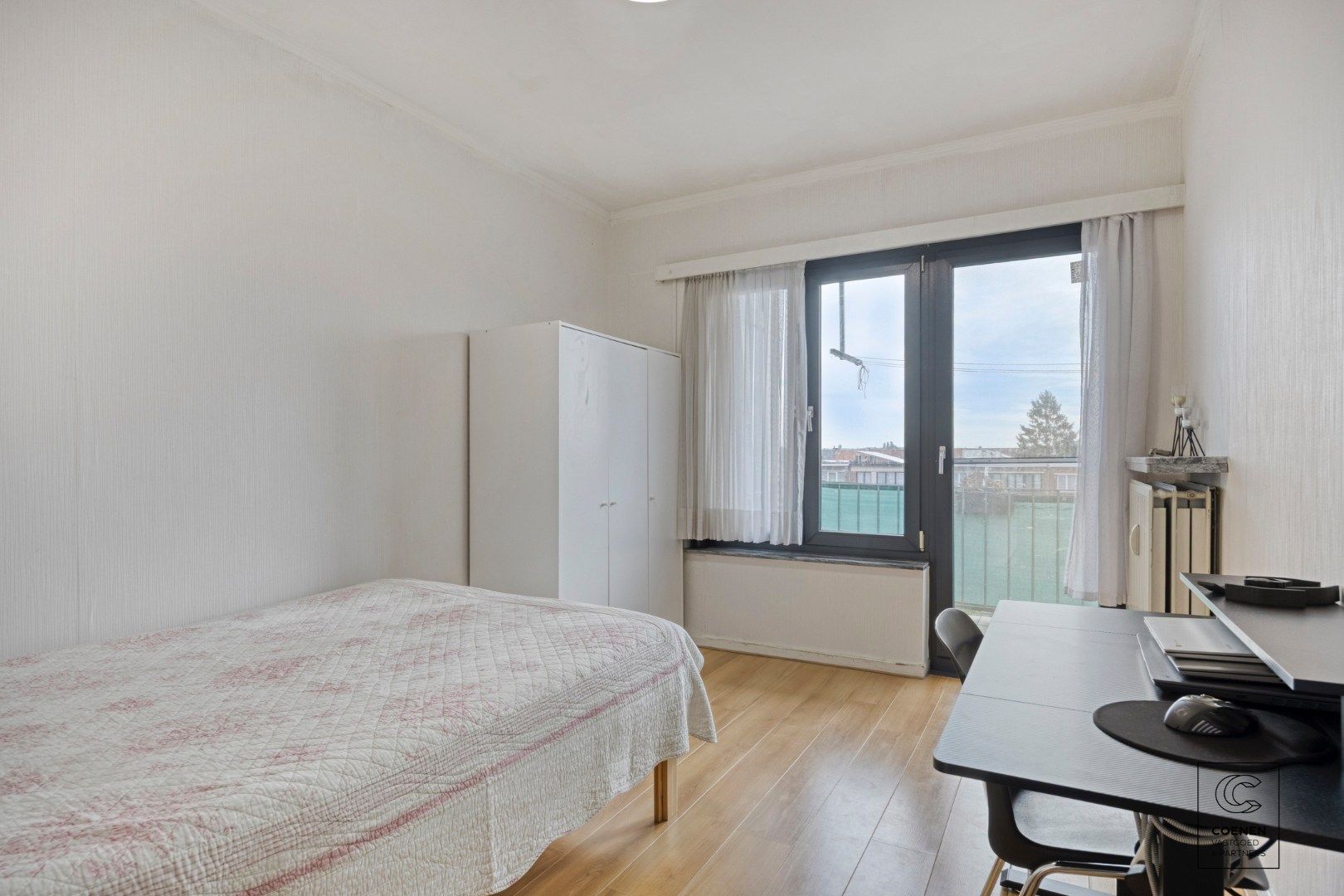 Ruim appartement van 104 m² met drie slaapkamers op centrale ligging te Merksem! foto 10