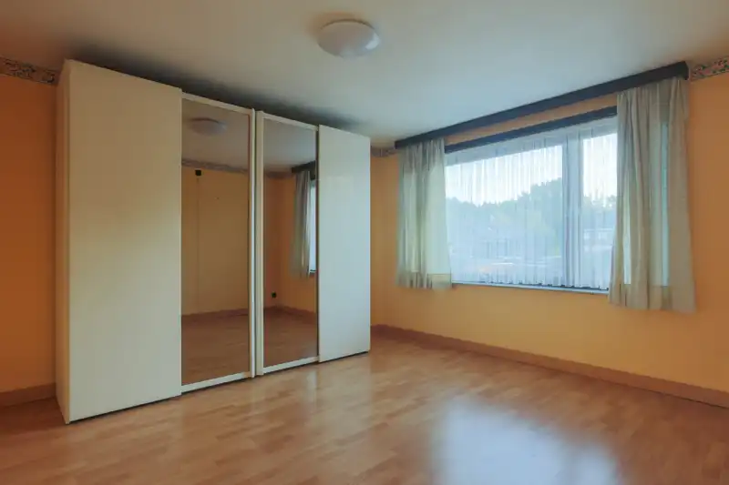 Centraal en toch rustig gelegen woning met tuin, garage en 3 slaapkamers (meer mogelijk); Energielabel D makkelijk haalbaar! foto 9