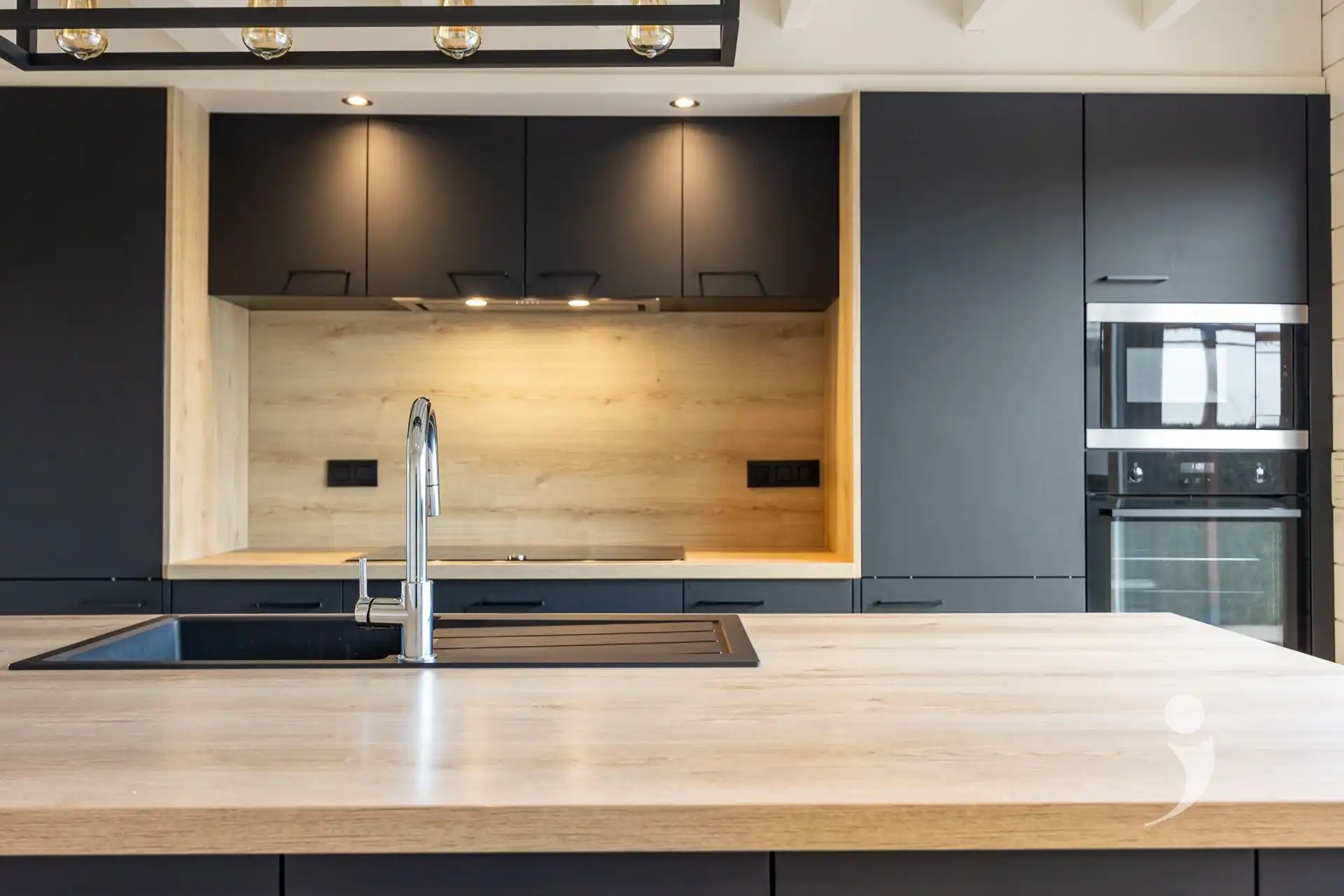 Knappe gezinswoning op een toplocatie!  foto 13