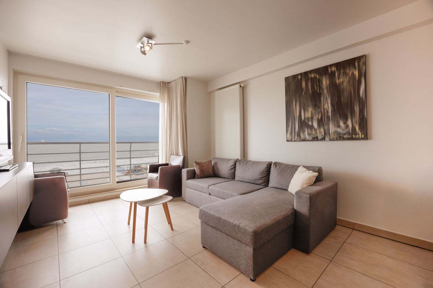 Studio met frontaal zeezicht op de zeedijk van Blankenberge foto 4